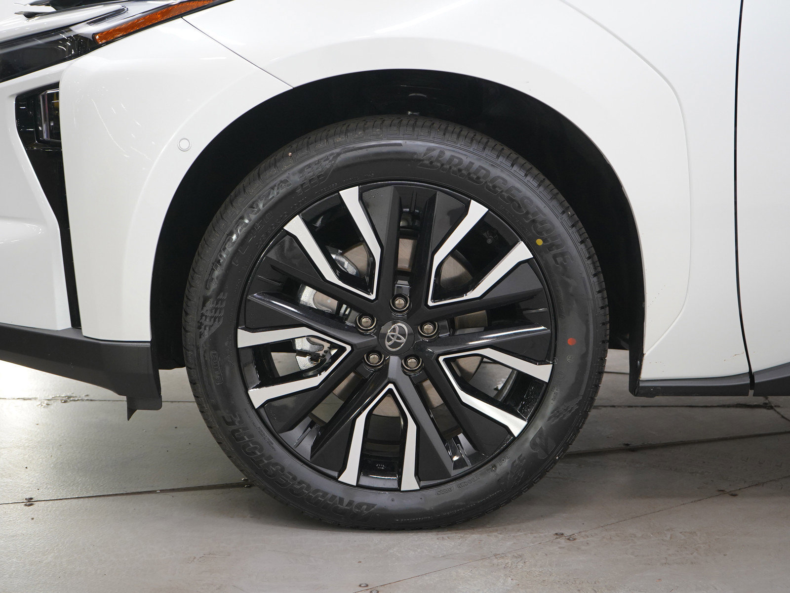 Certified 2026 Toyota bZ AWD/4WD image 30