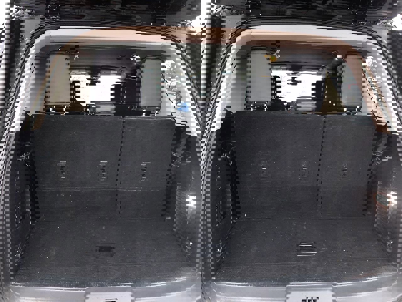 Used 2023 Ford Expedition XLT image 9