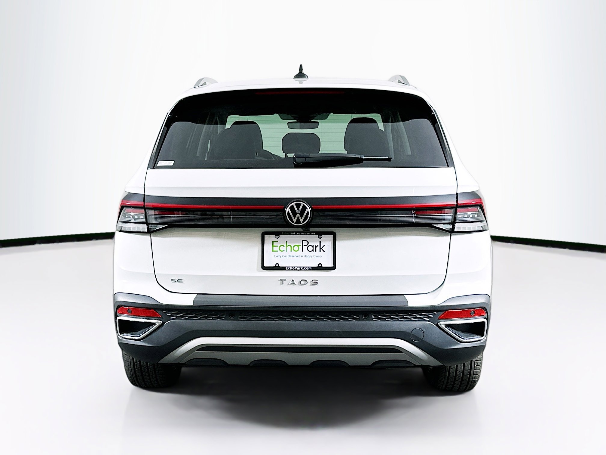 Used 2025 Volkswagen Taos SE FWD image 7