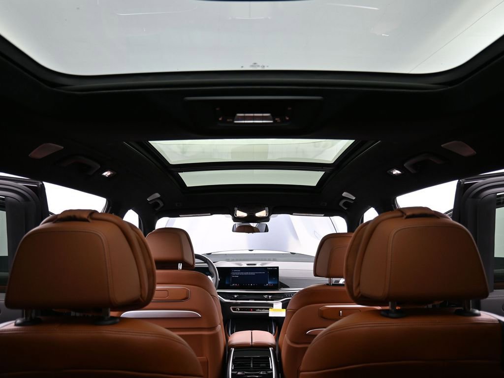 Used 2026 BMW X7 xDrive40i w/ Executive Package image 19