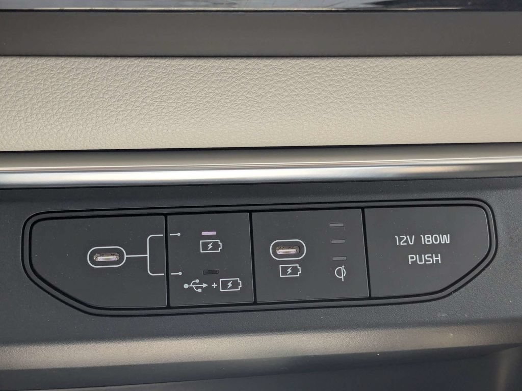 Used 2025 Kia Carnival SX FWD image 28