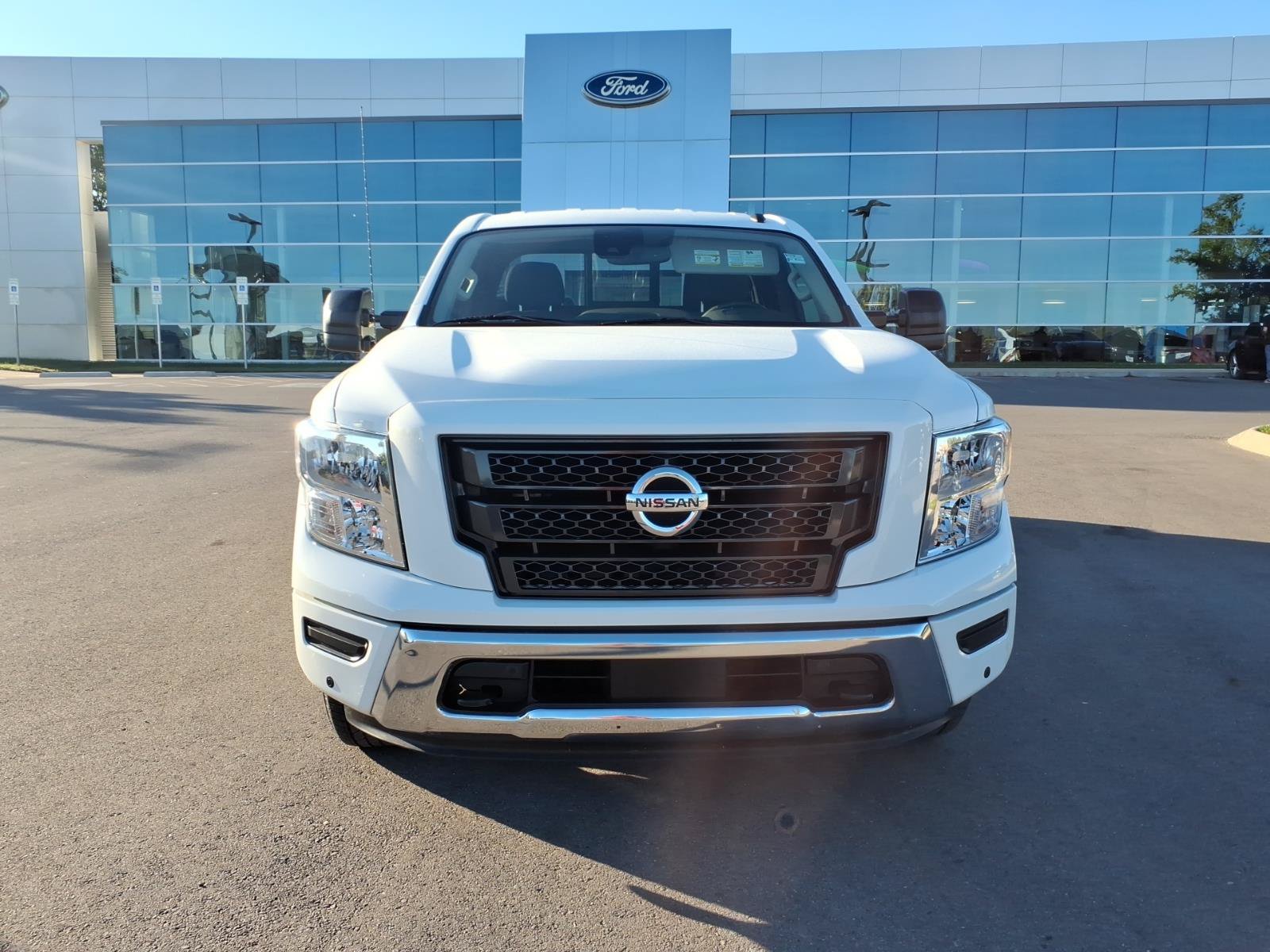 Used 2020 Nissan Titan SV w/ SV Convenience Package AWD/4WD image 8