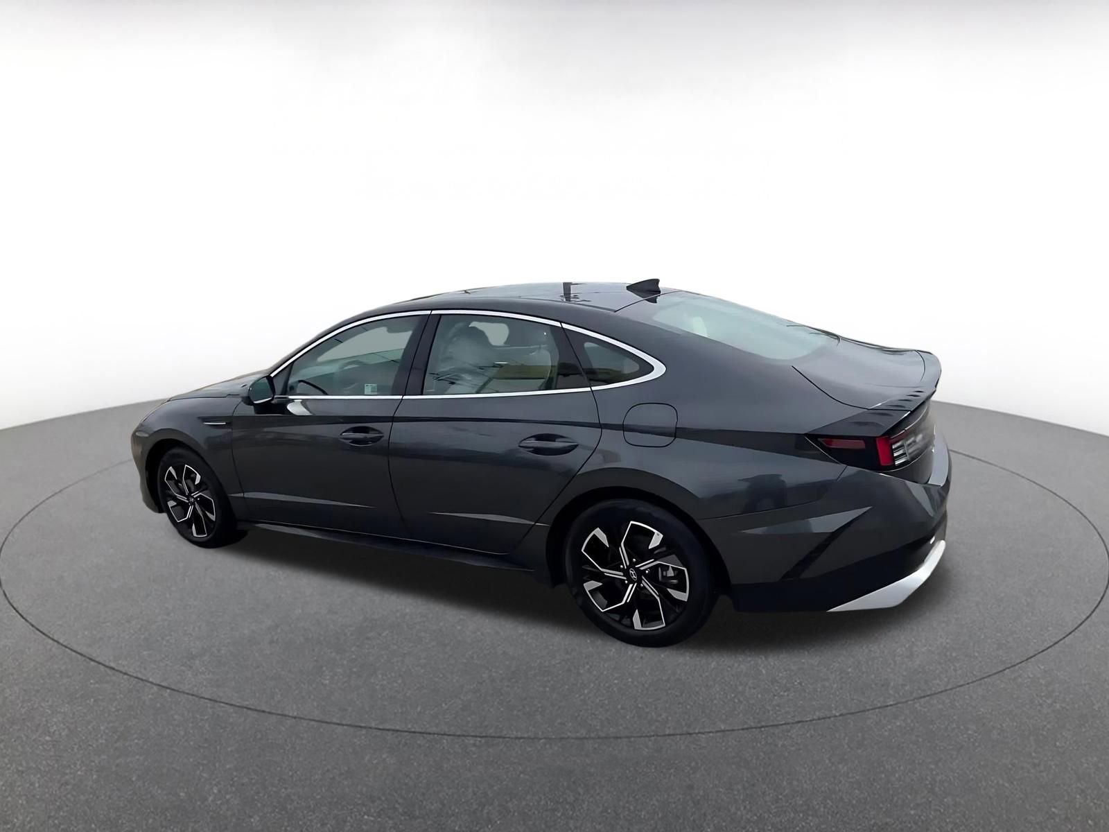 Used 2025 Hyundai Sonata SEL FWD image 10