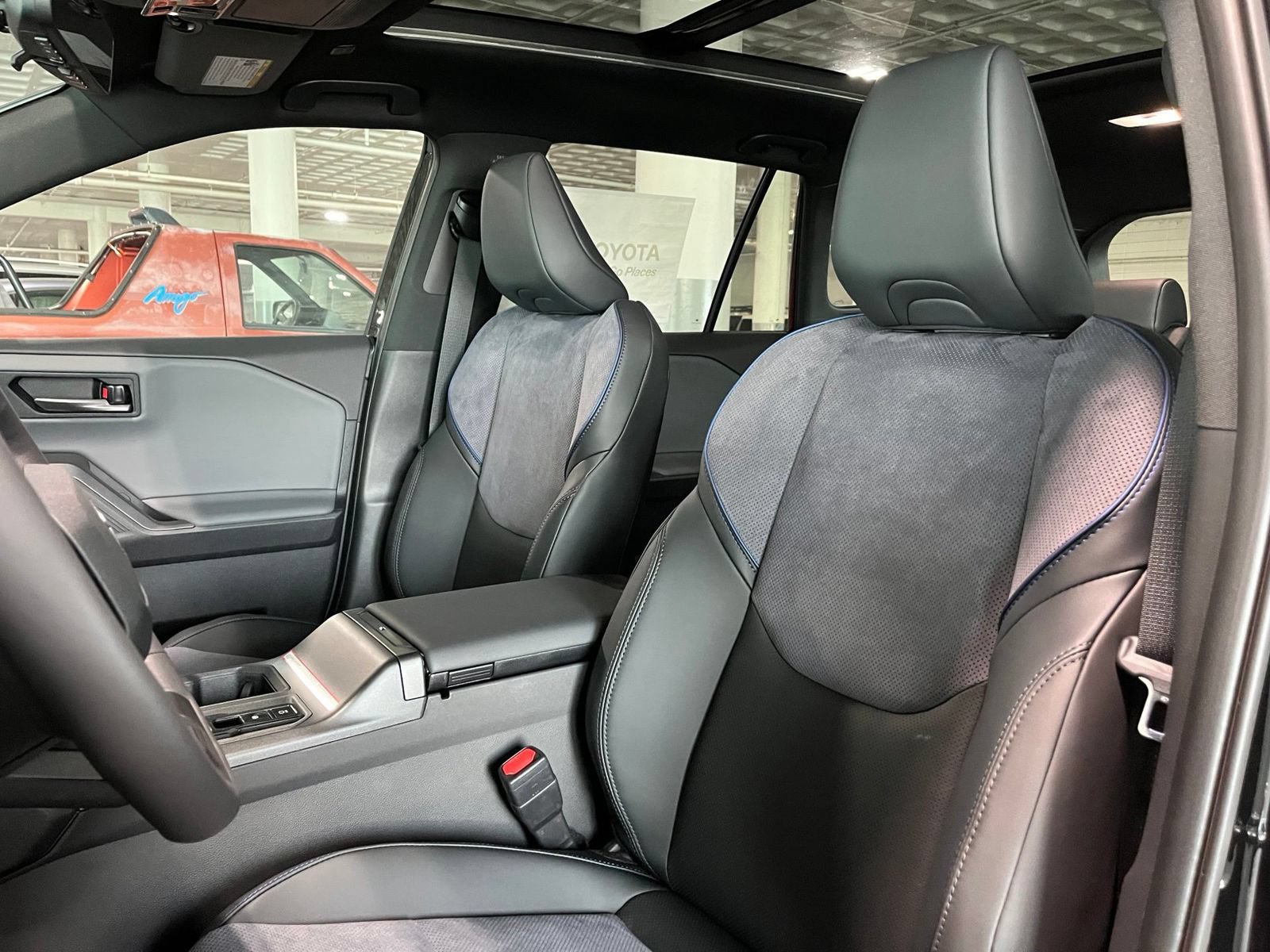New 2026 Toyota RAV4 XSE w/ Panoramic Sun Roof Package AWD/4WD image 15