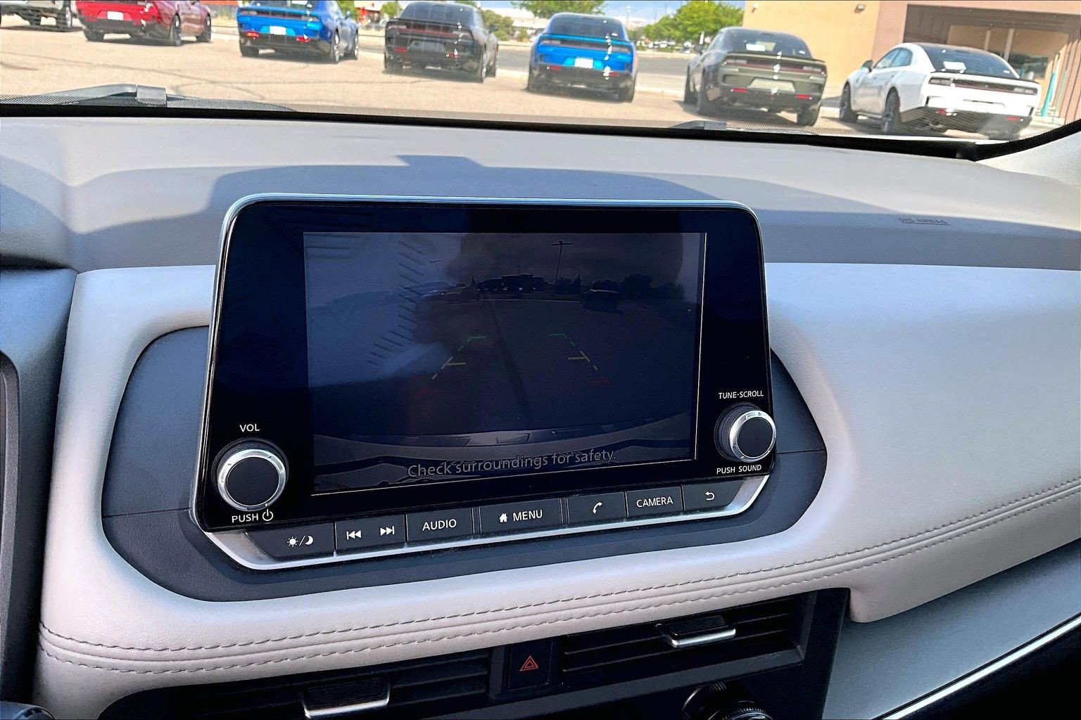 Used 2023 Nissan Rogue SV FWD image 14