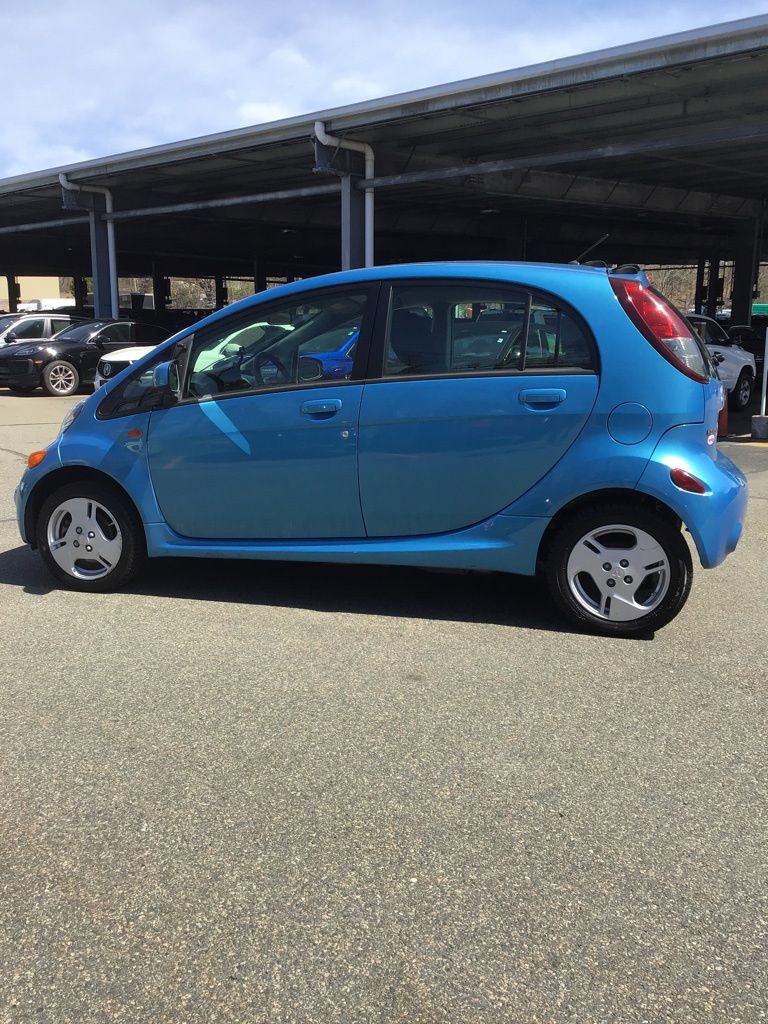 Used 2016 Mitsubishi i ES image 5