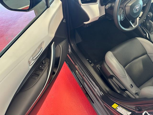 Certified 2025 Toyota Corolla SE w/ SE Premium Package FWD image 10