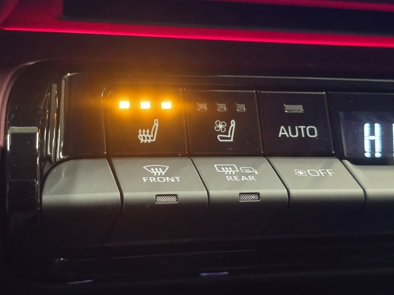 New 2026 Toyota Prius Plug-In Hybrid image 9