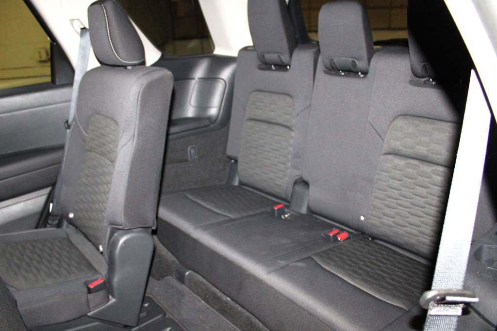 Used 2025 Nissan Pathfinder SV AWD/4WD image 32