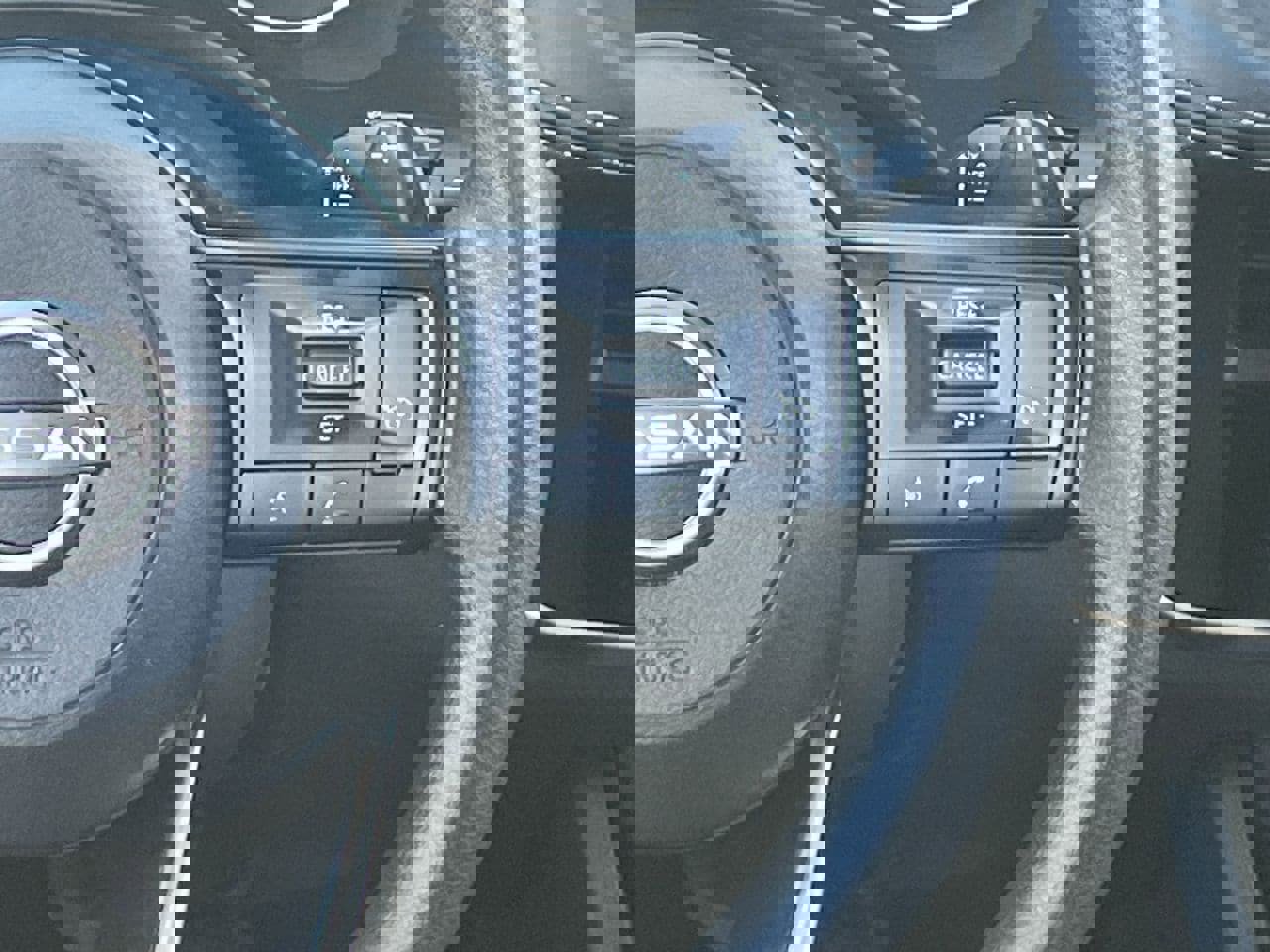 Used 2023 Nissan Rogue S image 20