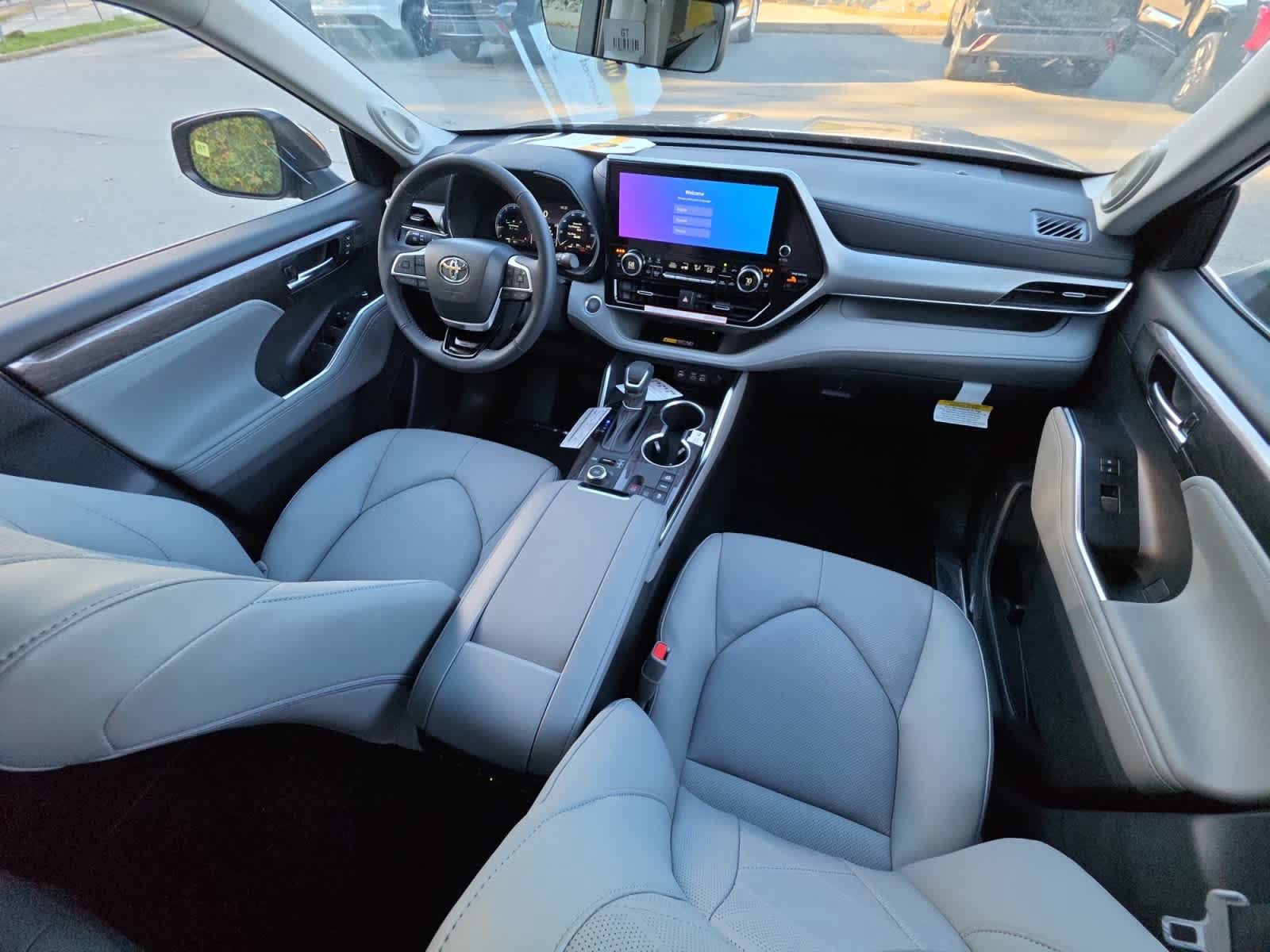 New 2026 Toyota Highlander Platinum AWD/4WD image 25