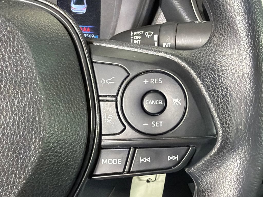 Used 2022 Toyota Corolla LE FWD image 25