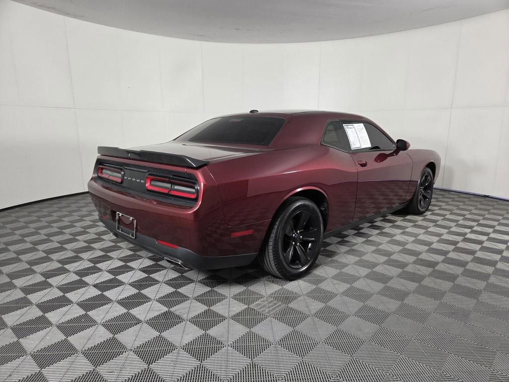 Used 2021 Dodge Challenger SXT RWD image 4