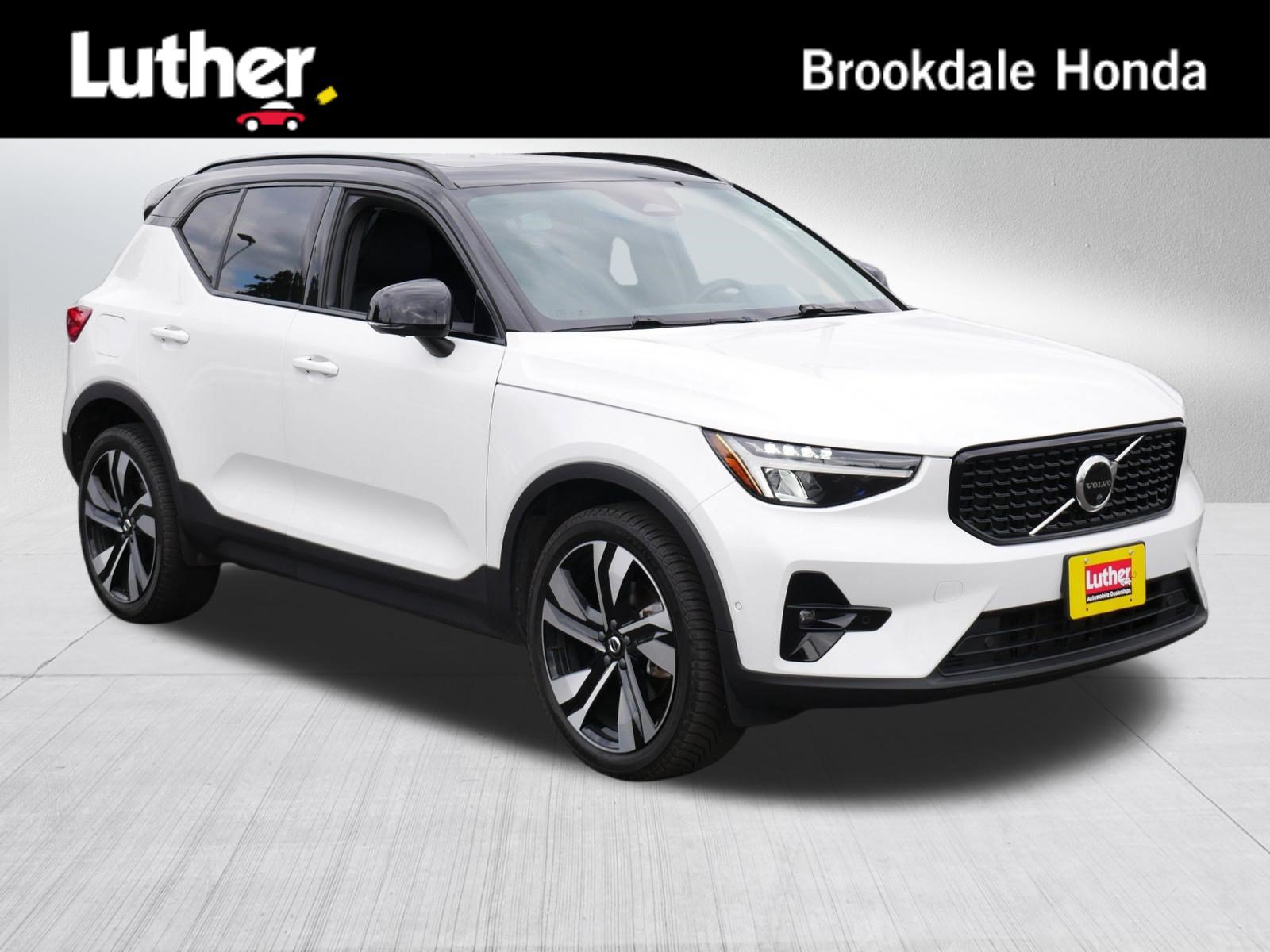 Used 2023 Volvo XC40 B5 Ultimate w/ Climate Package AWD/4WD video 1