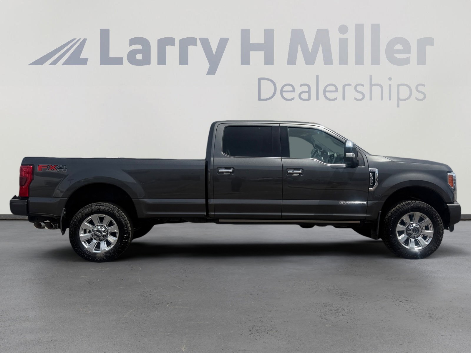 Used 2019 Ford F350 Platinum w/ Platinum Ultimate Package image 6