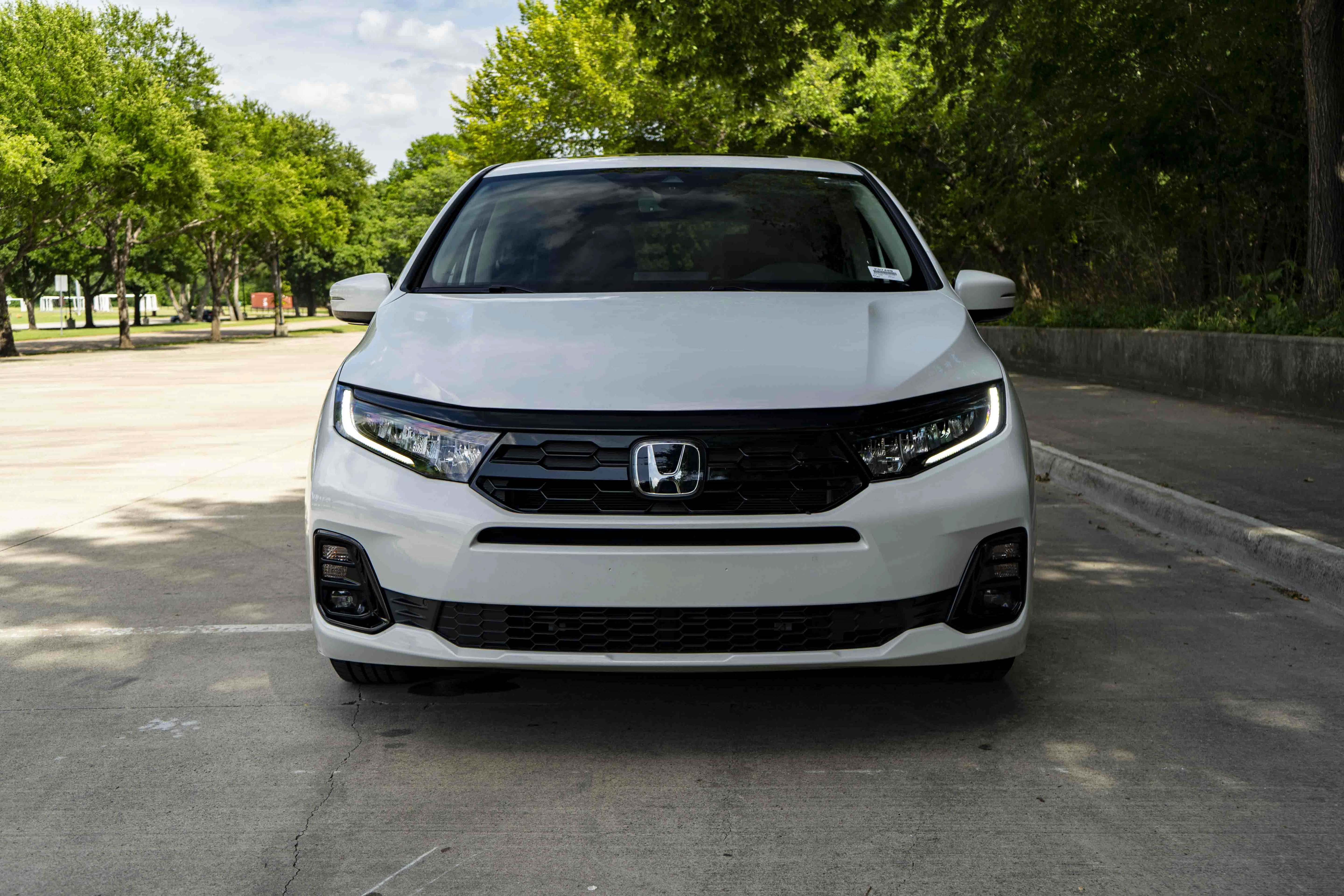 Certified 2025 Honda Odyssey Elite image 3