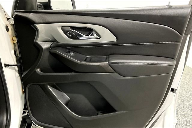 Used 2022 Chevrolet Traverse LT w/ Midnight/Sport Edition image 30