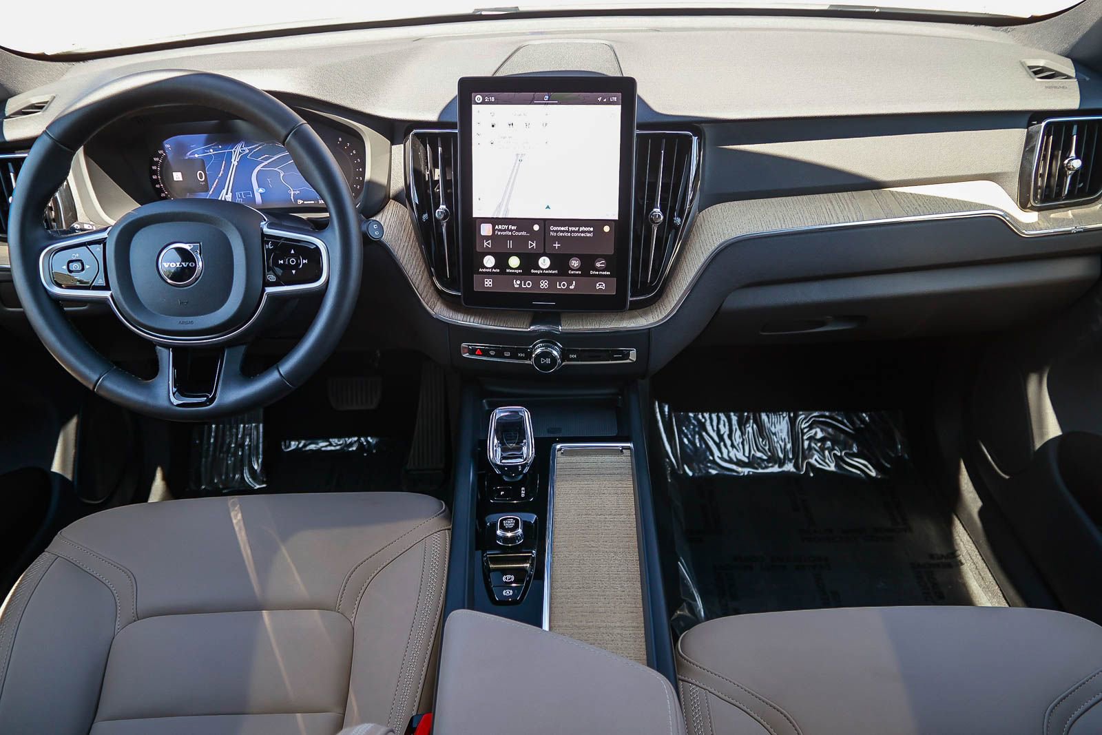Certified 2026 Volvo XC60 B5 Plus w/ Protection Package Premier AWD/4WD image 14