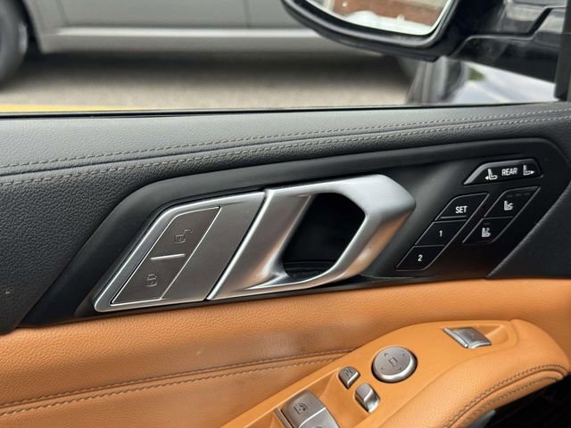 Used 2021 BMW X7 xDrive40i w/ M Sport Package AWD/4WD image 26