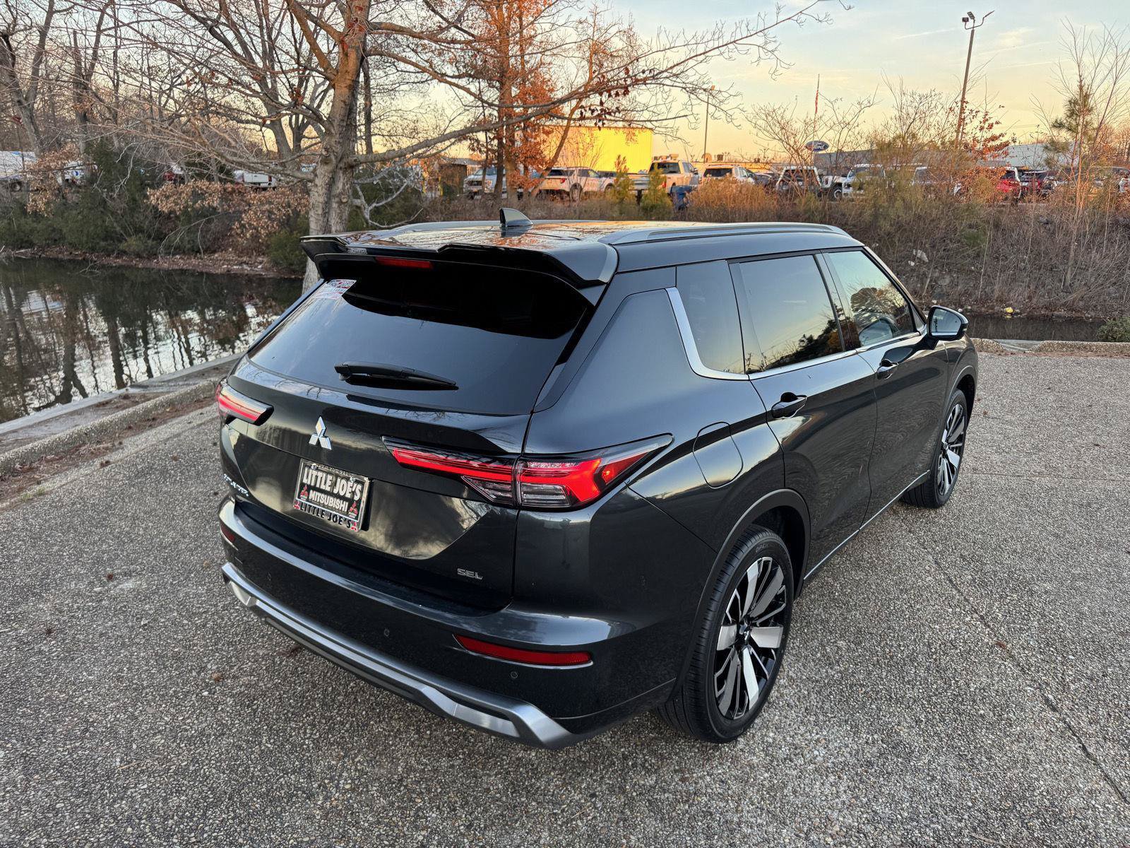 New 2026 Mitsubishi Outlander SEL FWD image 5