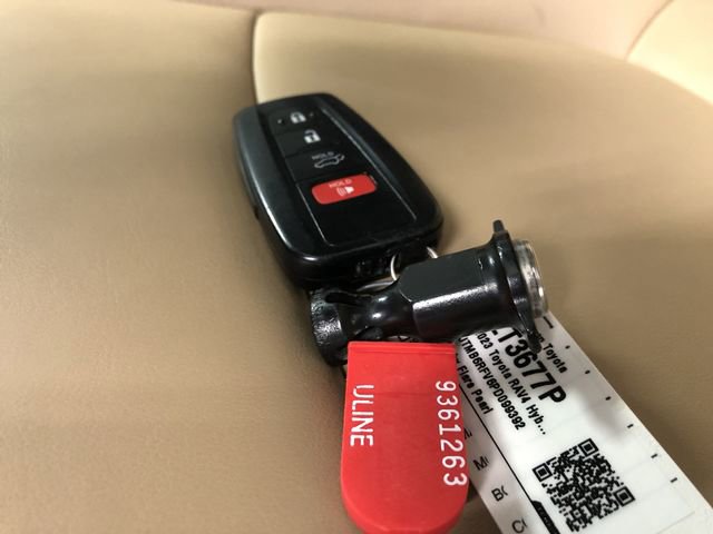 Used 2023 Toyota RAV4 XLE Premium image 30