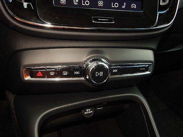 Used 2026 Volvo XC40 B5 Plus w/ Protection Package Premier AWD/4WD image 19