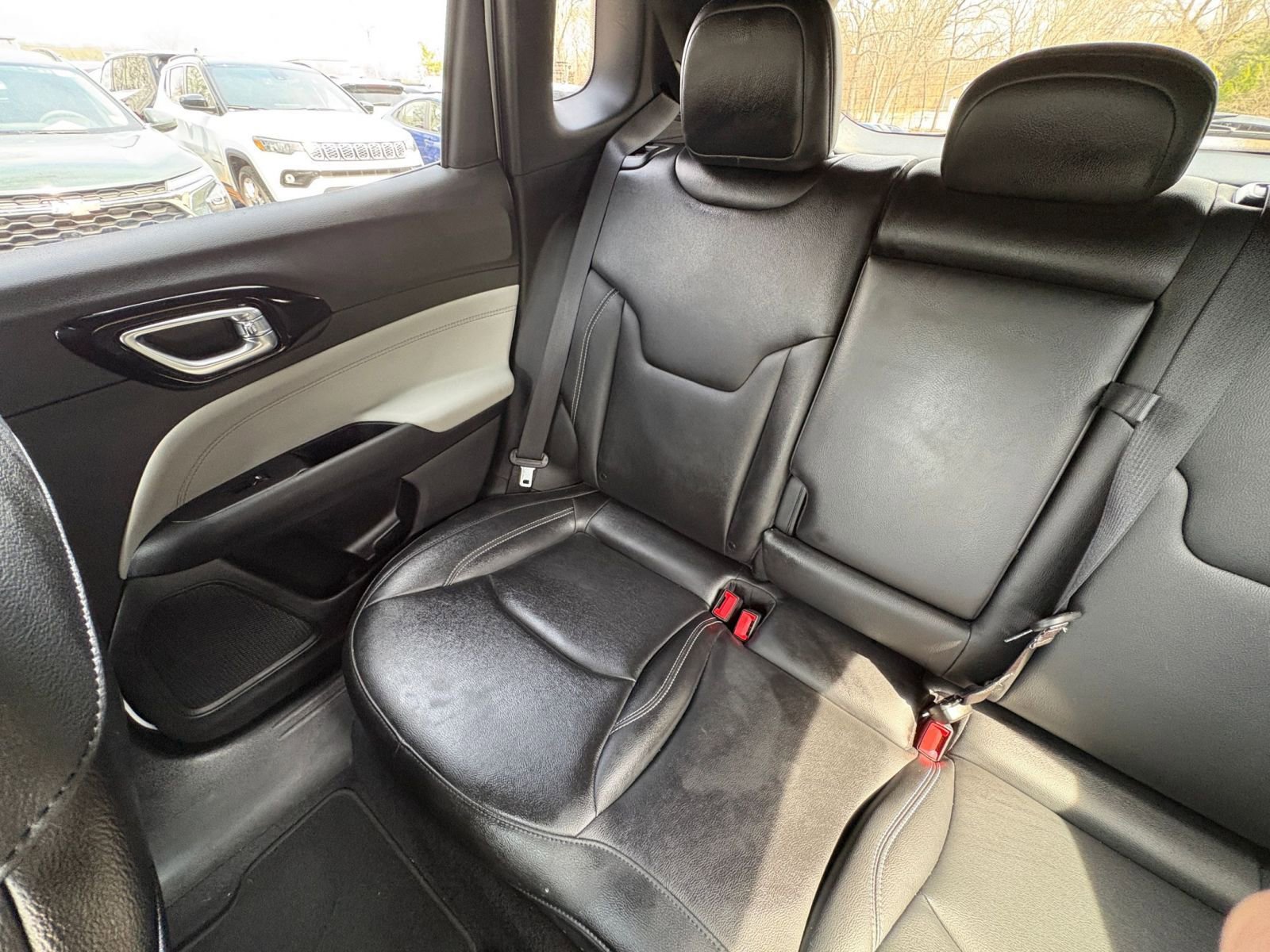 Used 2025 Jeep Compass Limited image 37