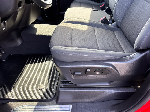 Used 2023 Chevrolet Silverado 1500 LT AWD/4WD image 8