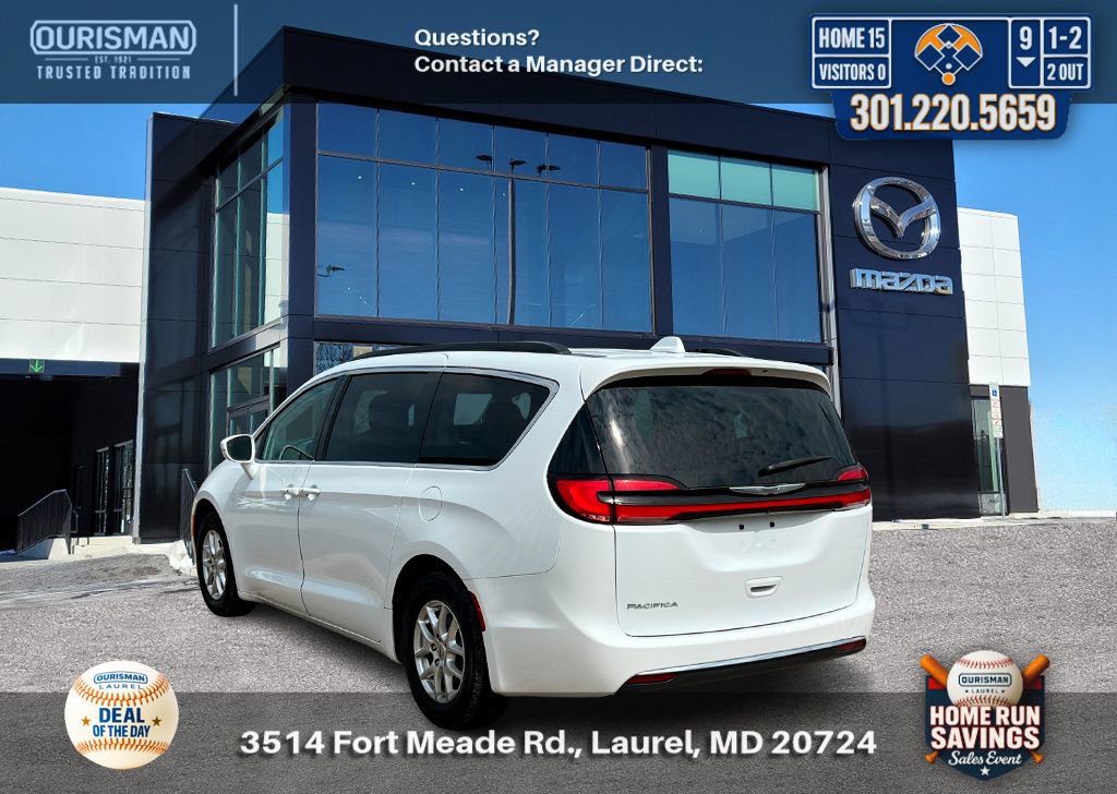 Used 2022 Chrysler Pacifica Touring-L FWD image 3