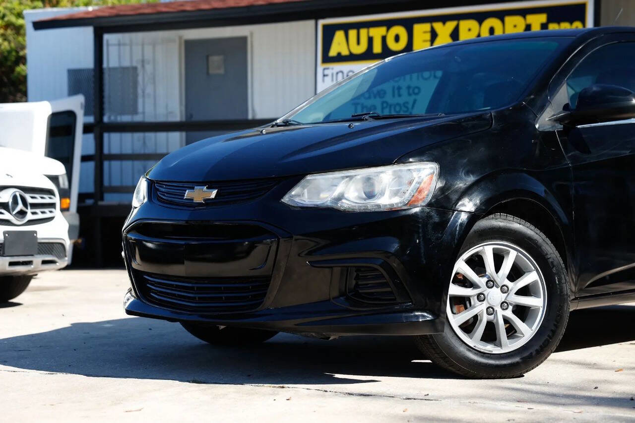 Used 2017 Chevrolet Sonic LT image 2