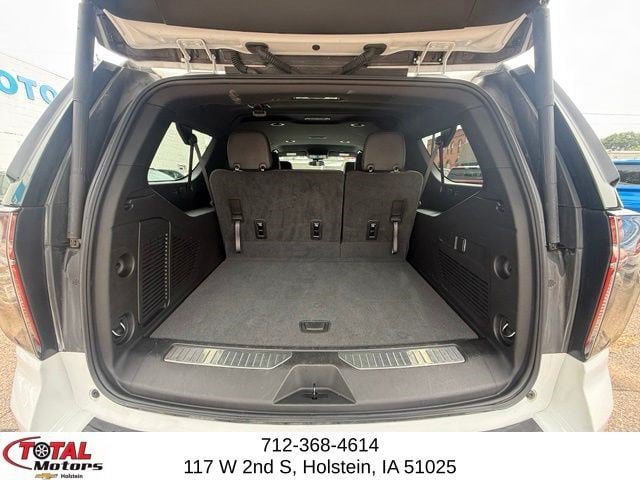 Used 2023 Chevrolet Suburban RST AWD/4WD image 13