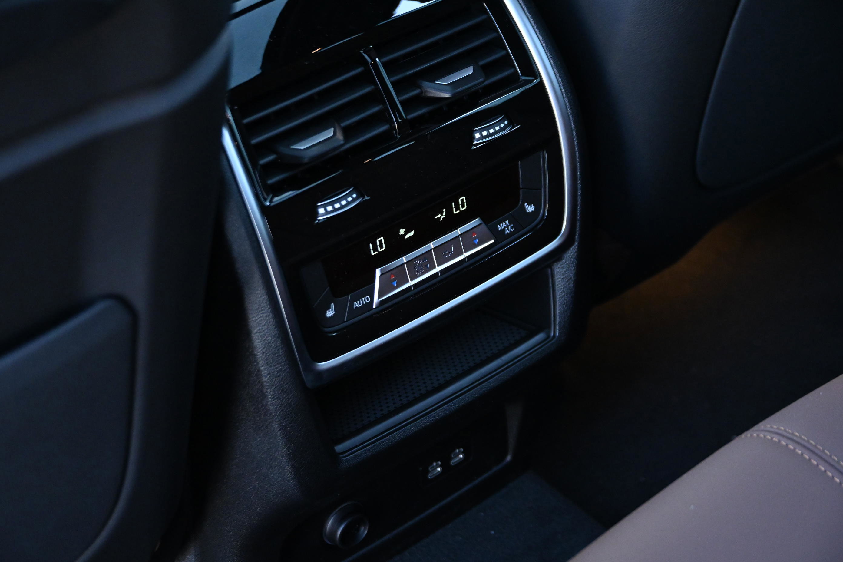 New 2026 BMW X5 M60i image 29