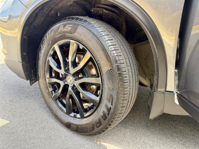 Used 2017 Nissan Rogue SV w/ Midnight Edition AWD/4WD image 39