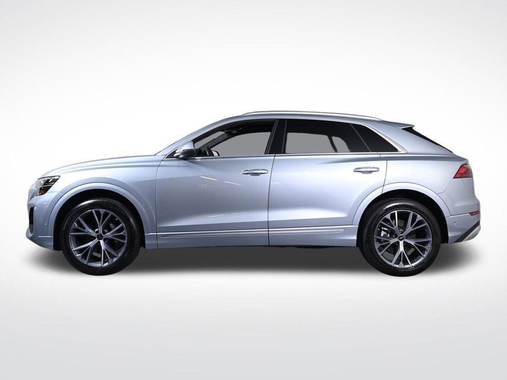 Used 2025 Audi Q8 Premium w/ Convenience Package AWD/4WD image 2