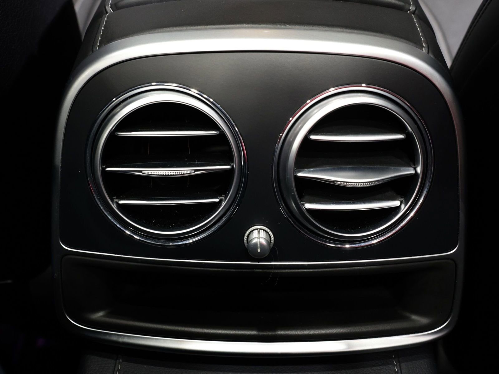 Used 2019 Mercedes-Benz S 560 Cabriolet w/ AMG Line Exterior image 30