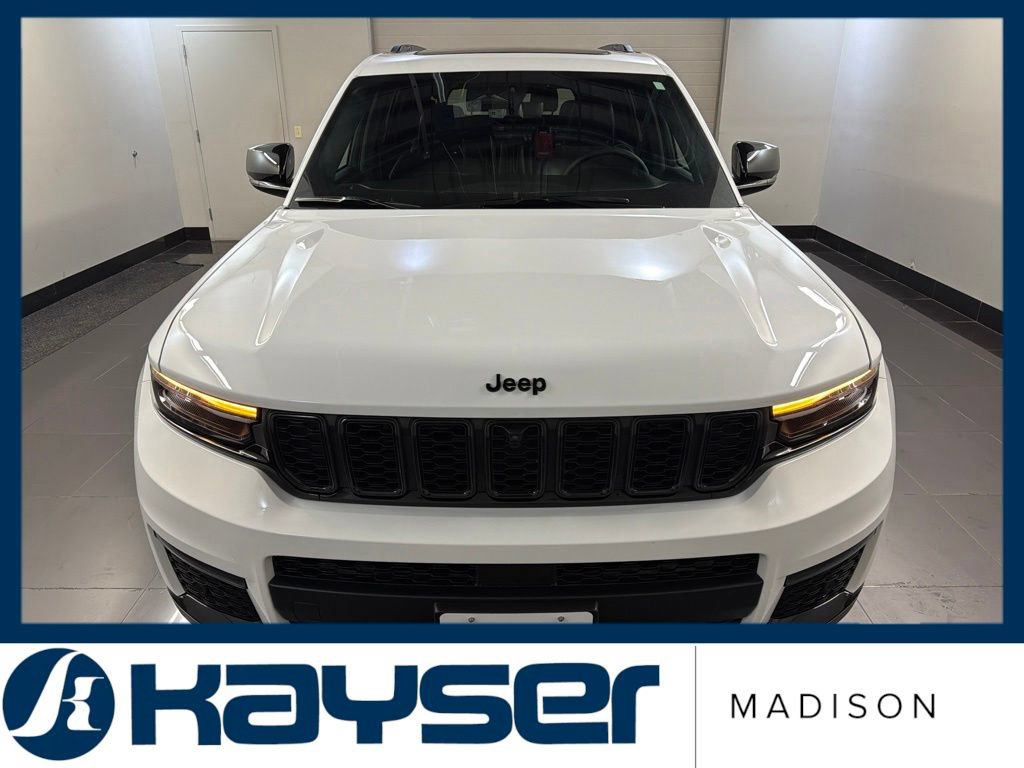 Used 2025 Jeep Grand Cherokee L Limited w/ Luxury Tech Group II AWD/4WD image 2