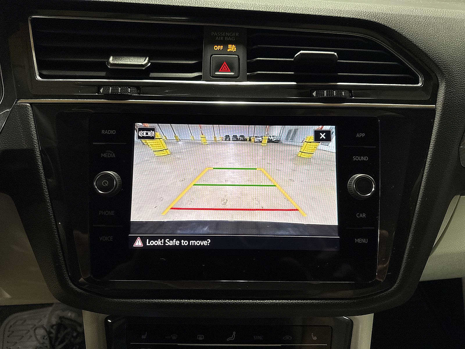 Used 2022 Volkswagen Tiguan SE R-Line AWD/4WD image 25