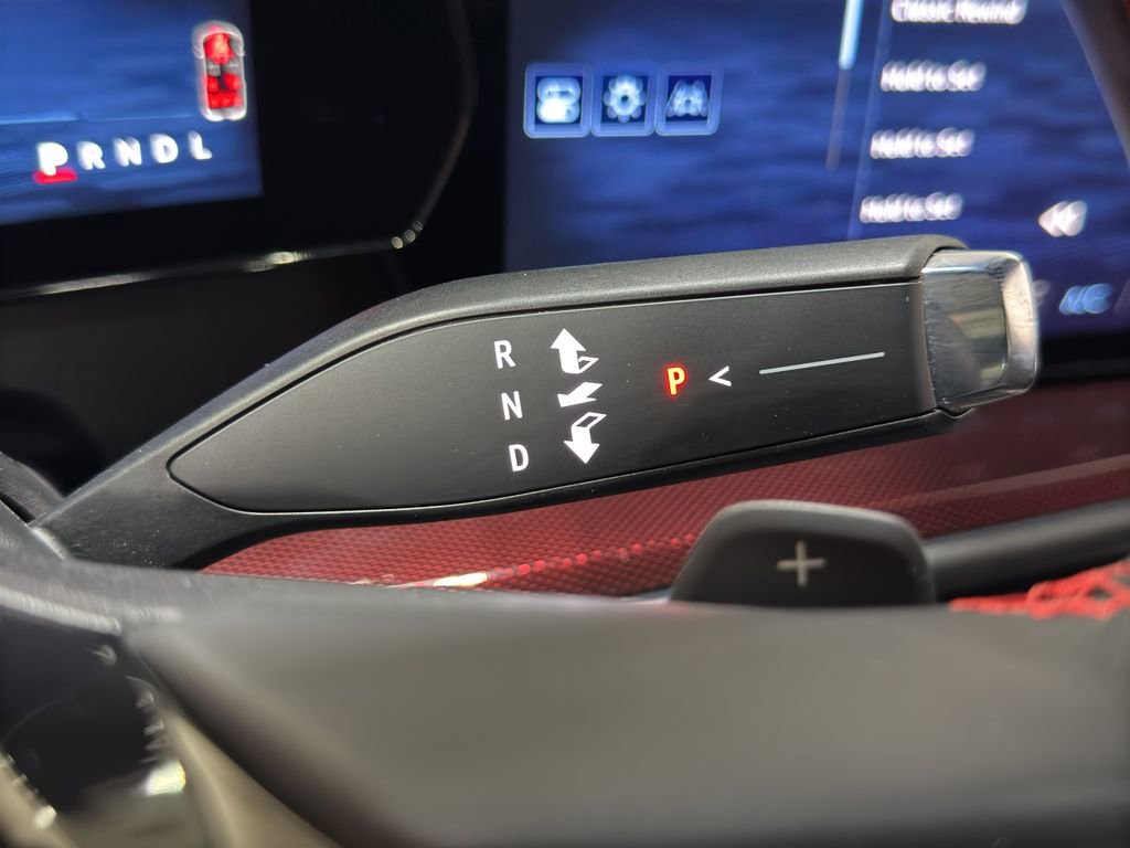 Used 2025 Chevrolet Traverse RS image 29