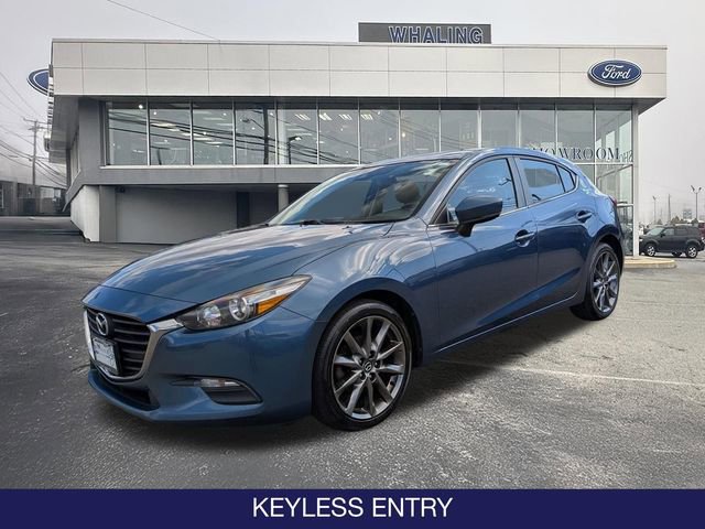 Used 2018 MAZDA MAZDA3 Touring FWD image 3