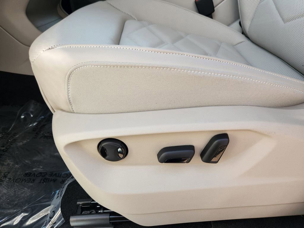 New 2026 Volkswagen Atlas SE image 13