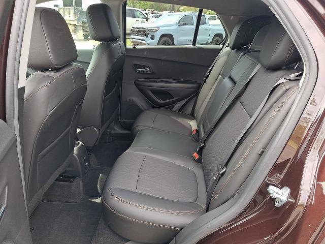 Used 2022 Chevrolet Trax LT w/ LT Convenience Package AWD/4WD image 11