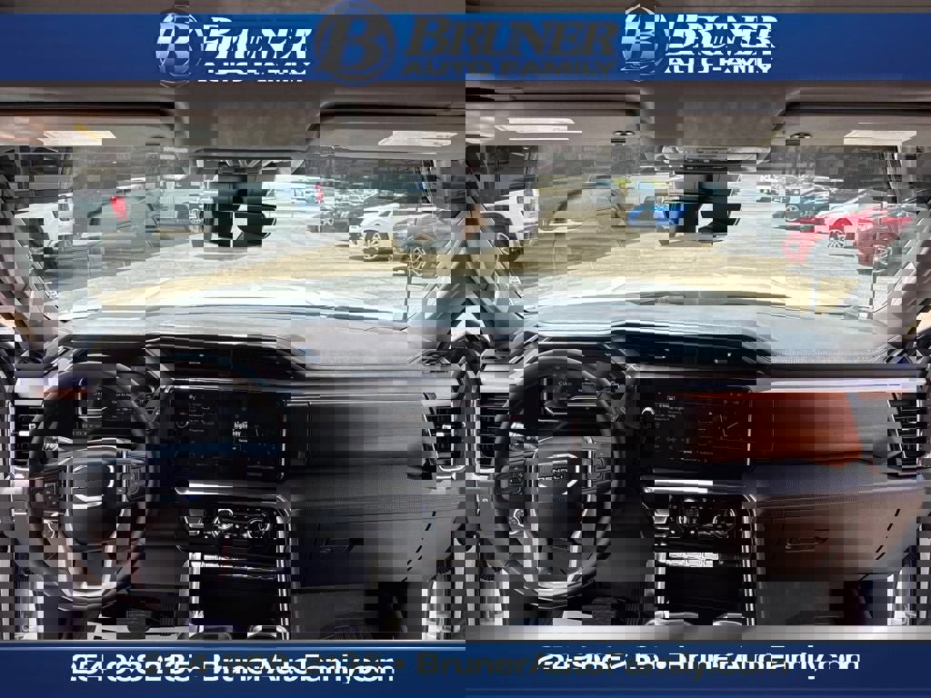 Used 2024 GMC Sierra 3500 Denali w/ Denali Reserve Package image 19