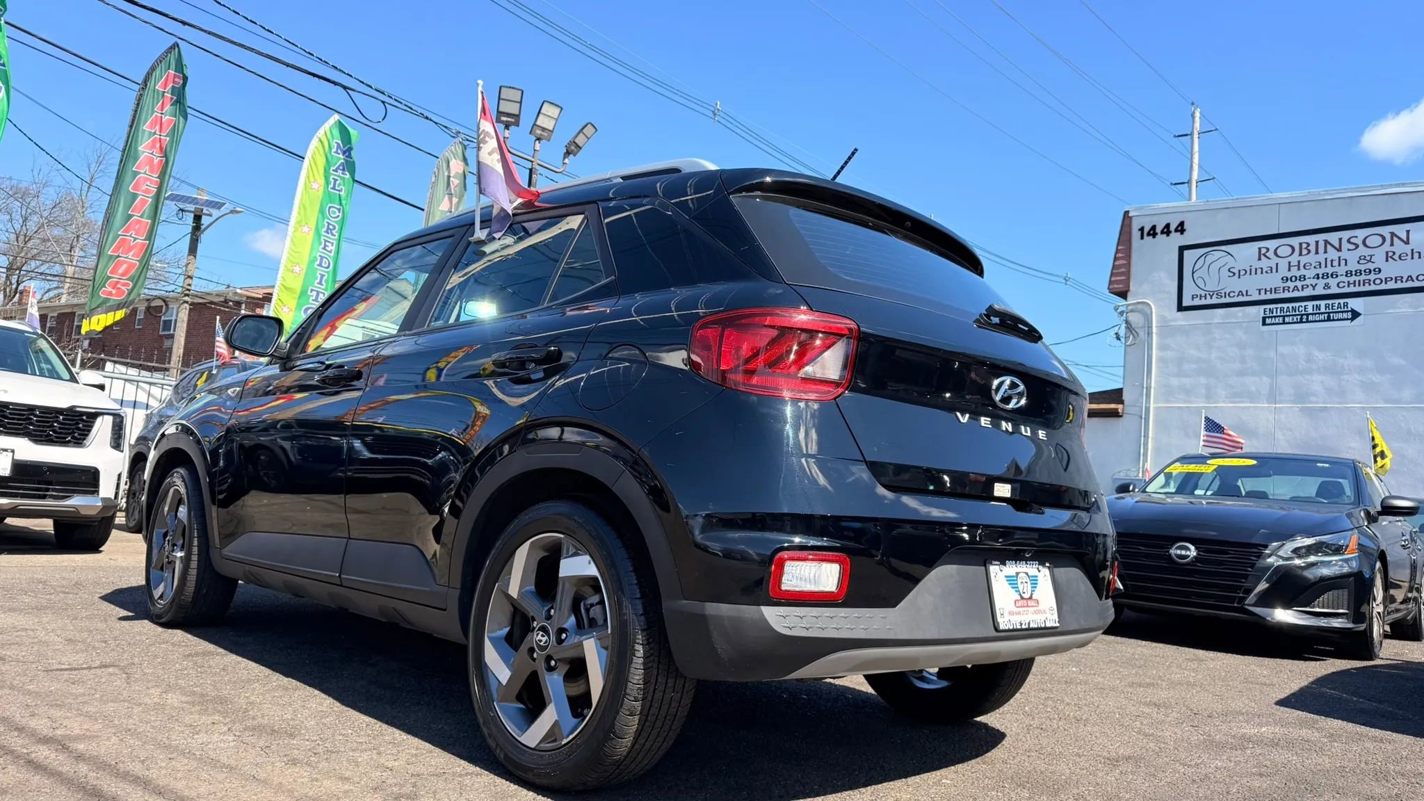Used 2025 Hyundai Venue SEL image 8
