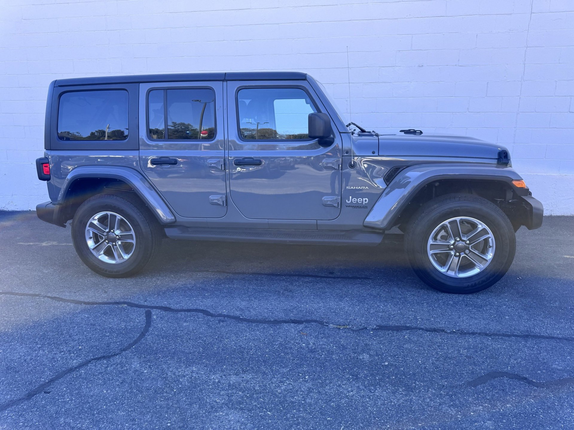 Used 2021 Jeep Wrangler Unlimited Sahara w/ Uconnect 4C Nav & Sound Group image 5