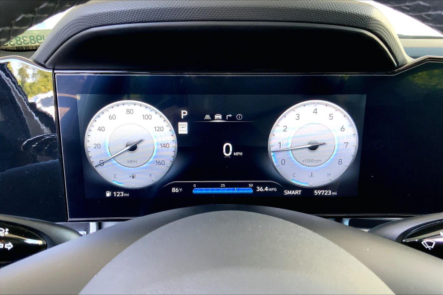 Used 2025 Hyundai Elantra Limited FWD image 26