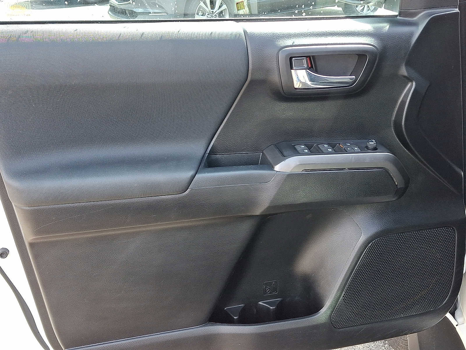 Used 2021 Toyota Tacoma TRD Sport w/ Technology Package image 12