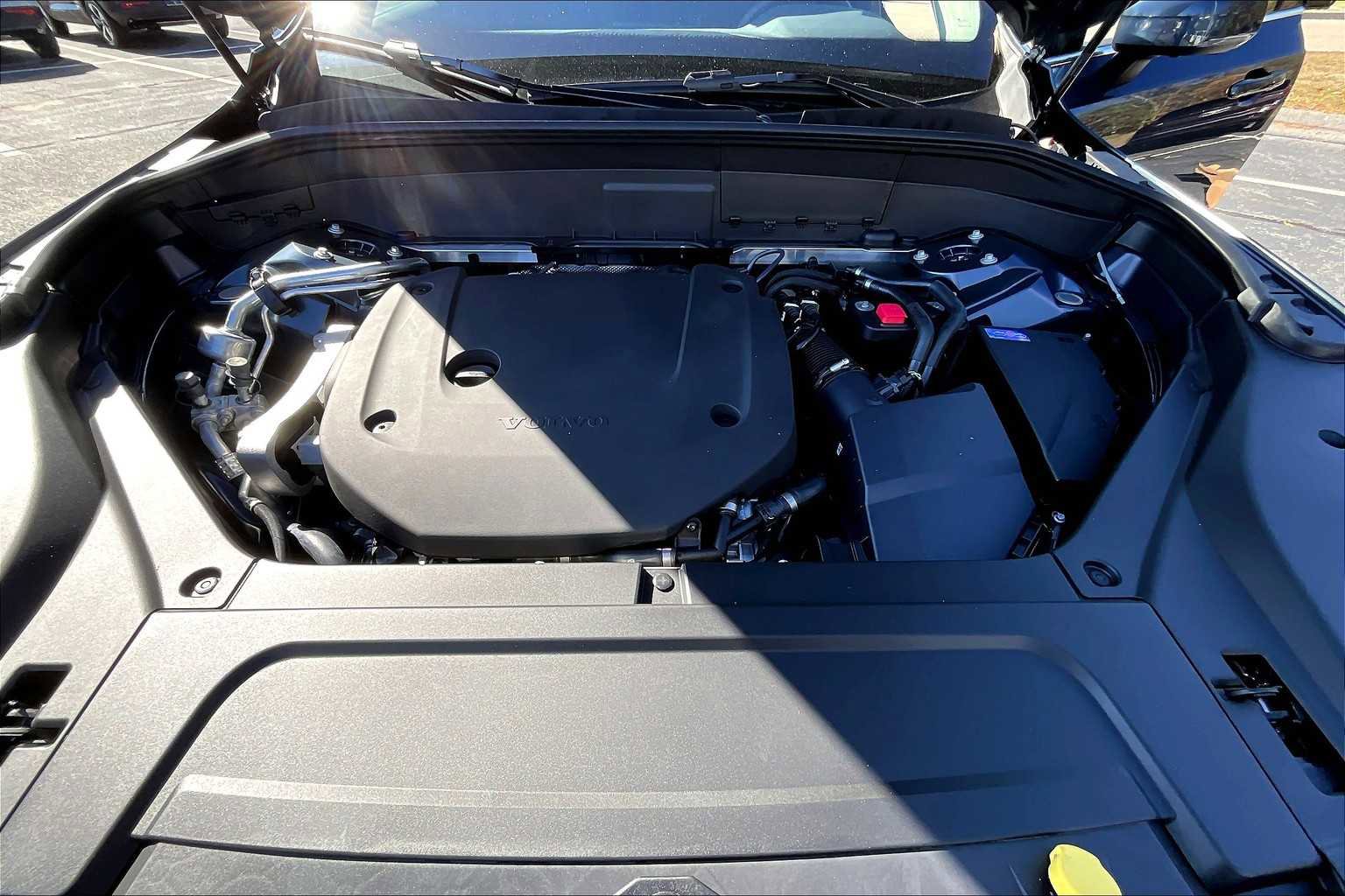 New 2026 Volvo XC90 B6 Plus w/ Protection Package Premier AWD/4WD image 14