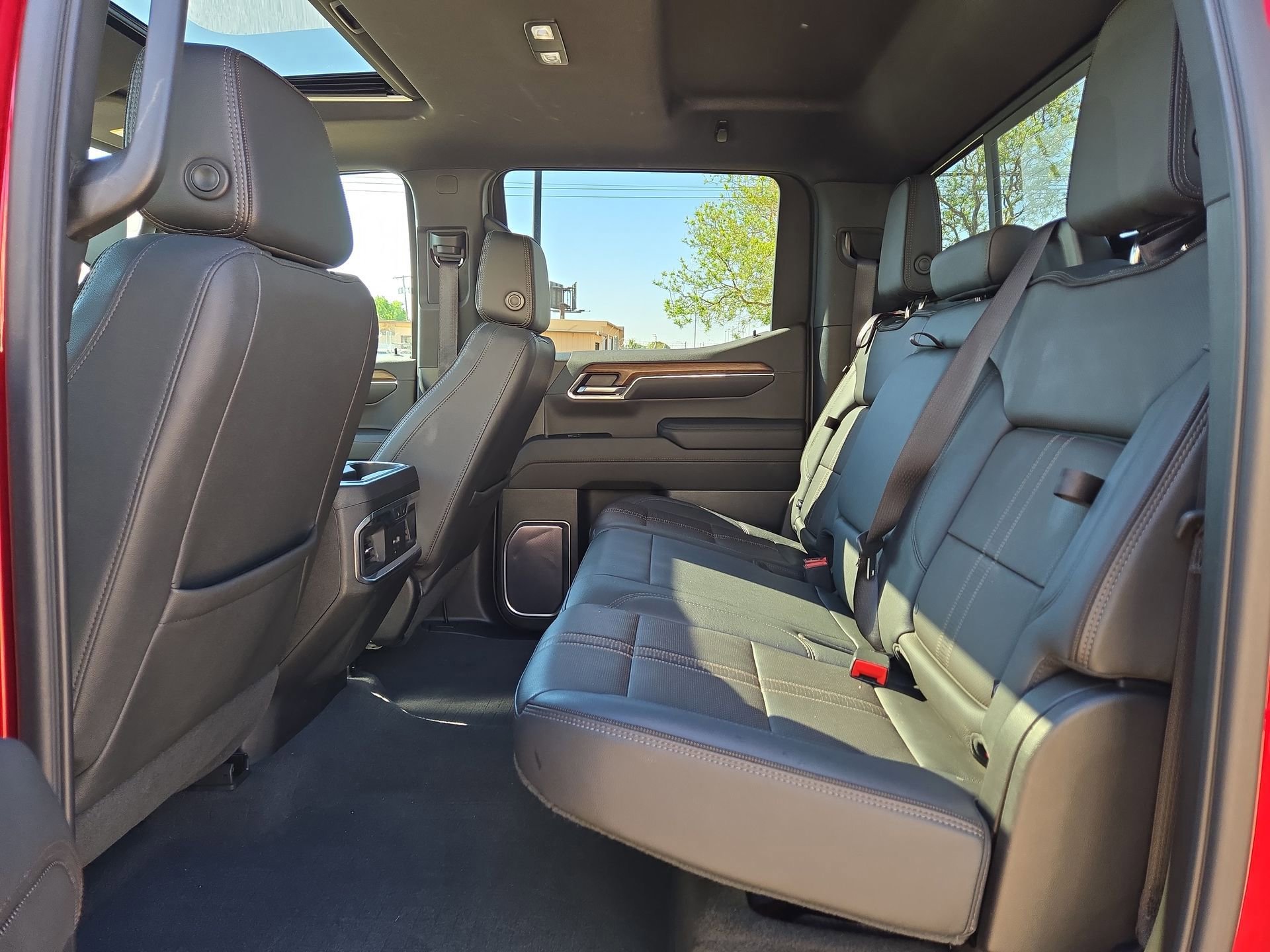 Used 2023 Chevrolet Silverado 1500 High Country w/ High Country Premium Package AWD/4WD image 13