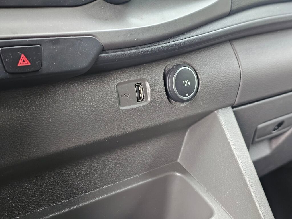 Used 2020 Ford Transit 150 XLT image 32