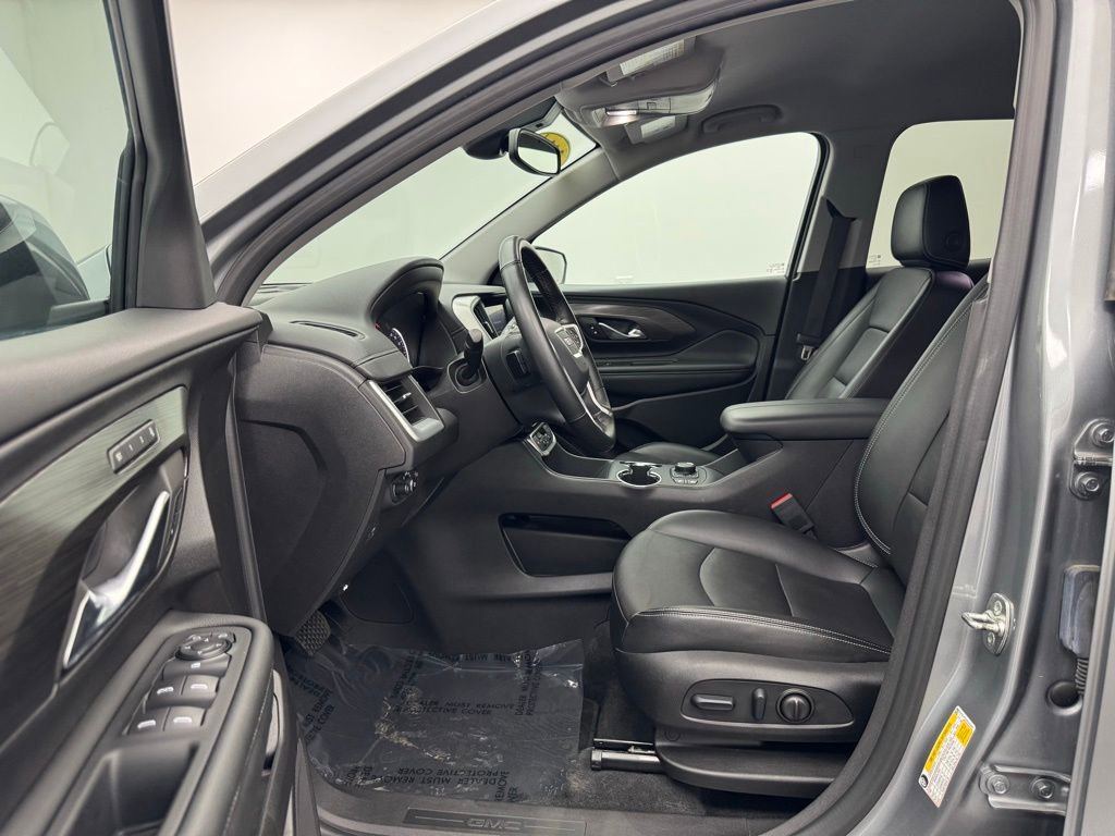 Used 2024 GMC Terrain SLT image 16